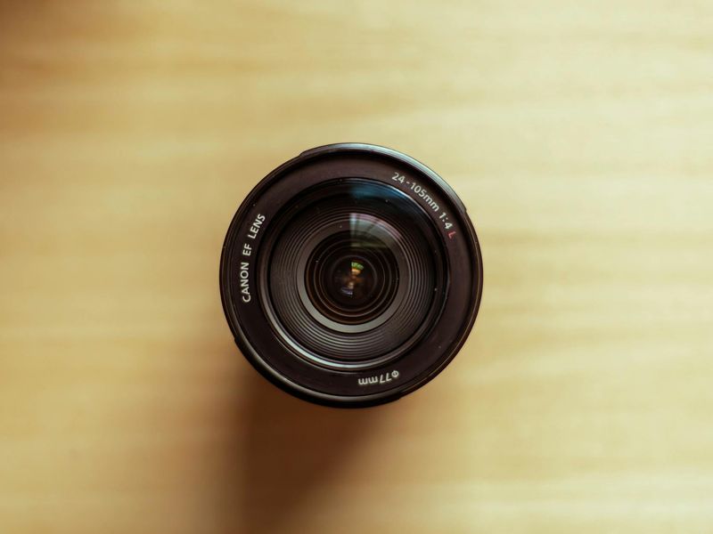 Large abstract image suggesting depth and clarity.